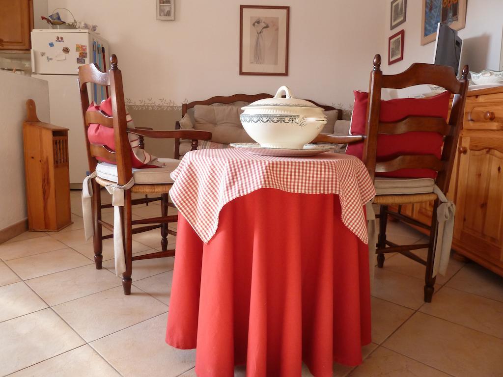 Ferienwohnung Les Tournesols Saint-Andiol Zimmer foto